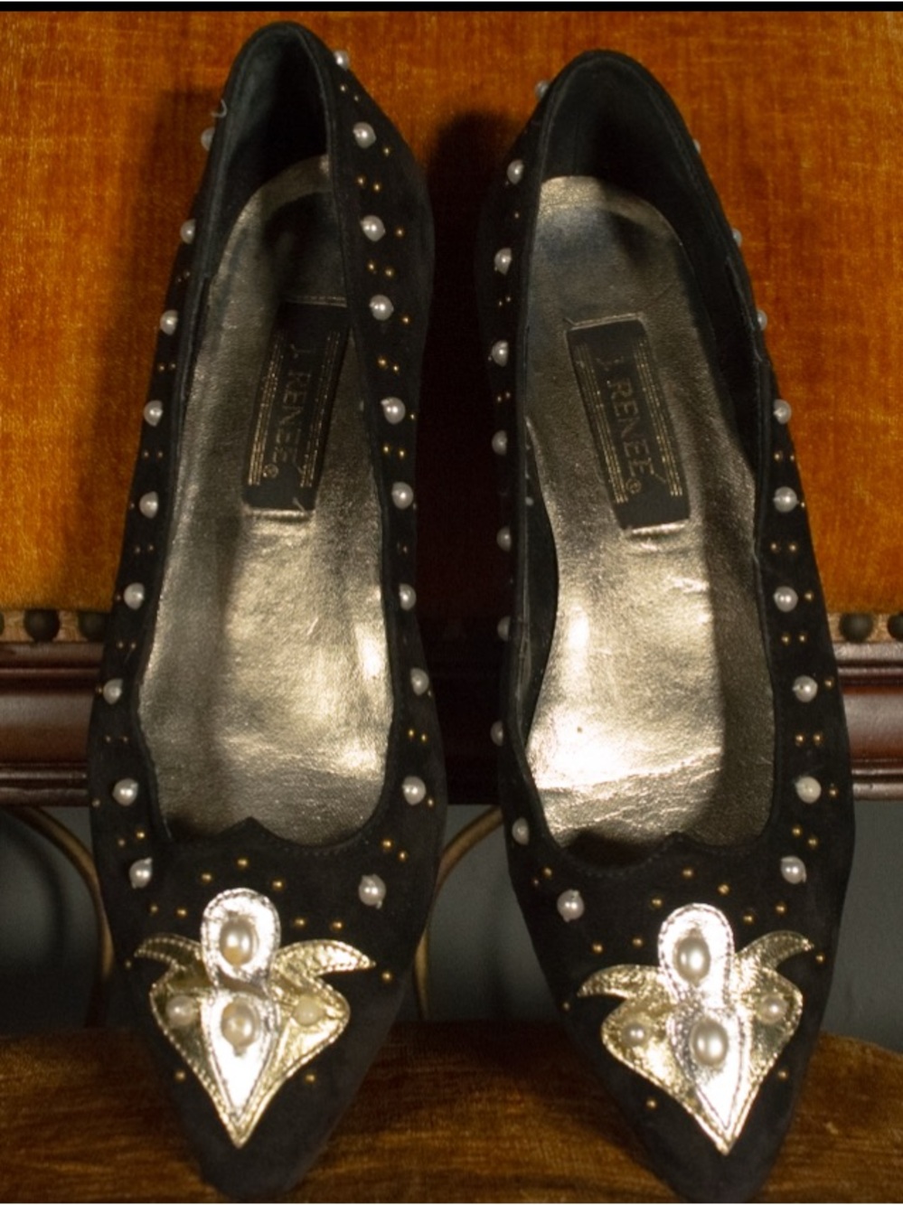 SIZE 8.5 J.Renee Black Pointed-Toe Flats with Pearl & Gold Embellishments